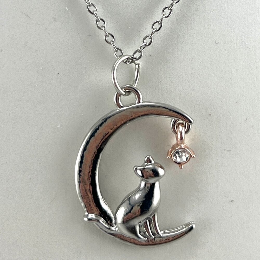 Cat on the moon, for all feline lovers, new necklace, silver tone, NWOT
